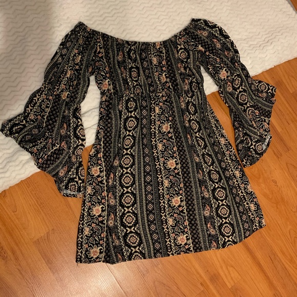 Altar'd State Dresses & Skirts - Altar’d State Bohemian Off the Shoulder Dress M